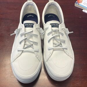 Sperry Women’s Leather Crest Vibe Platform Sneaker Size 9